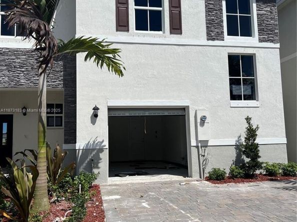 1769 SE 7th Ter, Homestead FL 33034