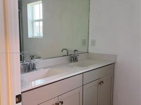 1769 SE 7th Ter, Homestead FL 33034