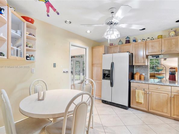 8220 NW 24th Ct, Pembroke Pines FL 33024