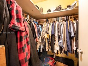 600 SW 11th Ave, Hallandale Beach FL 33009