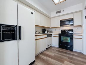 7201 Promenade Dr 101, Boca Raton FL 33433