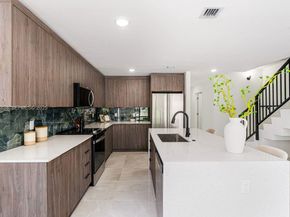 1306 NW 5 St, Florida City FL 33034