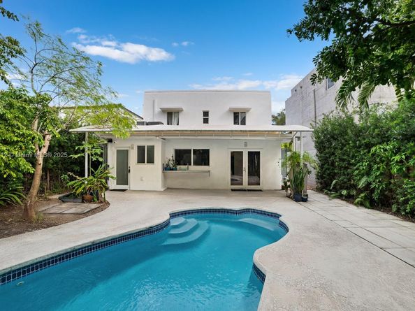 3470 N Meridian Ave, Miami Beach FL 33140