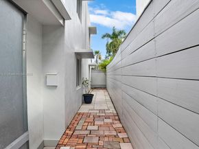 3470 N Meridian Ave, Miami Beach FL 33140