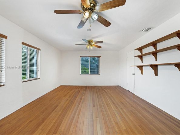 3470 N Meridian Ave, Miami Beach FL 33140