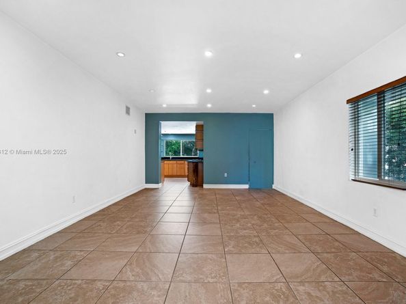 3470 N Meridian Ave, Miami Beach FL 33140