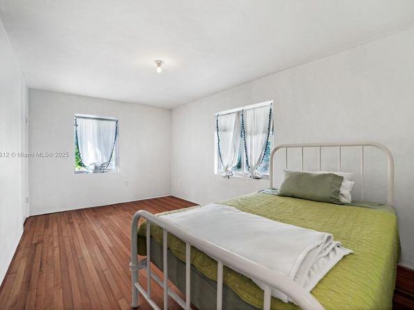 3470 N Meridian Ave, Miami Beach FL 33140