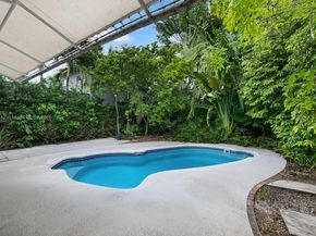 3470 N Meridian Ave, Miami Beach FL 33140