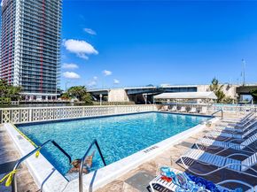 1825 S Ocean Dr PH1, Hallandale Beach FL 33009