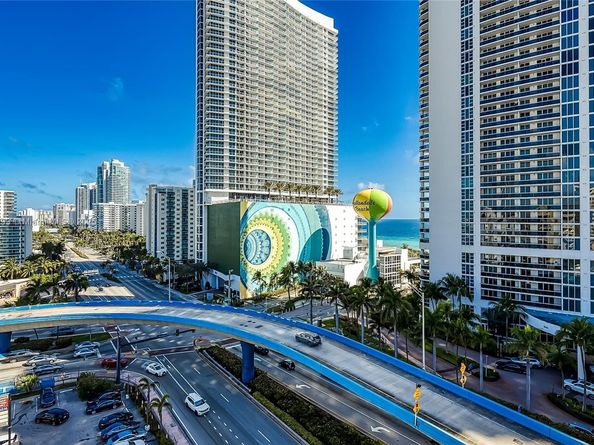 1825 S Ocean Dr PH1, Hallandale Beach FL 33009