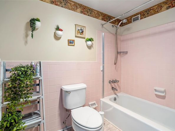 1825 S Ocean Dr PH1, Hallandale Beach FL 33009