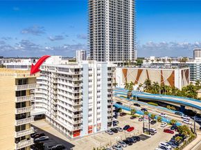 1825 S Ocean Dr PH1, Hallandale Beach FL 33009