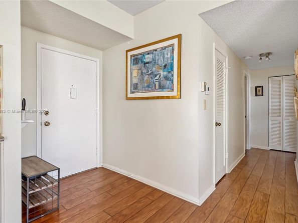 1825 S Ocean Dr PH1, Hallandale Beach FL 33009