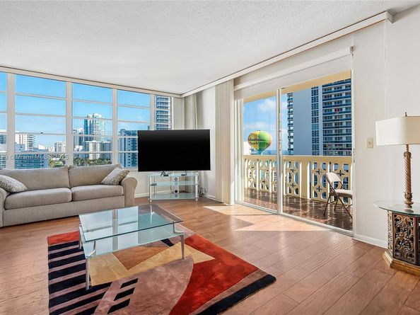 1825 S Ocean Dr PH1, Hallandale Beach FL 33009