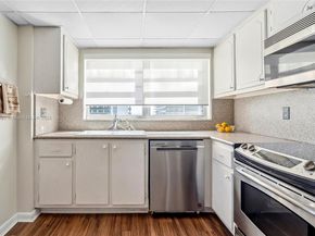 1825 S Ocean Dr PH1, Hallandale Beach FL 33009