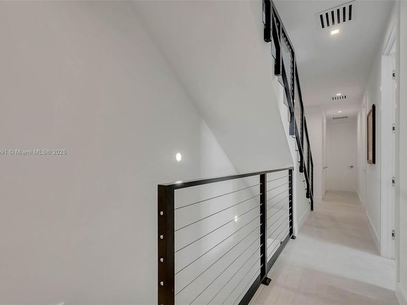 3045 Elizabeth St 3045, Miami FL 33133