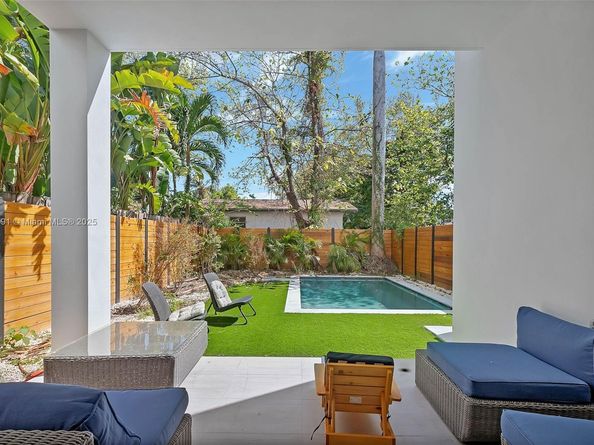 3045 Elizabeth St 3045, Miami FL 33133