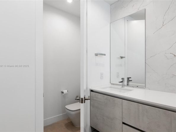 3045 Elizabeth St 3045, Miami FL 33133