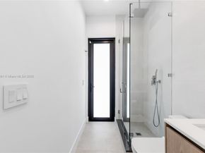 3045 Elizabeth St 3045, Miami FL 33133