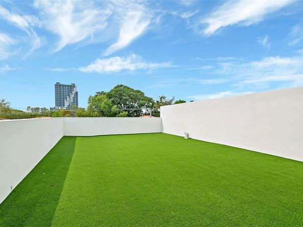 3045 Elizabeth St 3045, Miami FL 33133