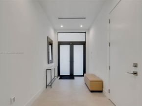 3045 Elizabeth St 3045, Miami FL 33133