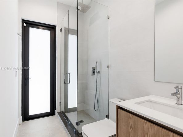 3045 Elizabeth St 3045, Miami FL 33133