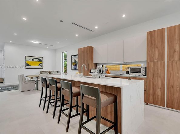 3045 Elizabeth St 3045, Miami FL 33133