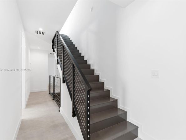 3045 Elizabeth St 3045, Miami FL 33133