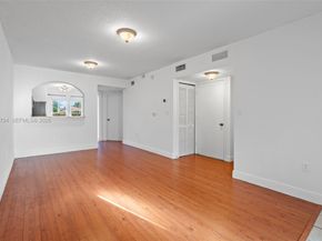 945 NE 34th Ave 103, Homestead FL 33033