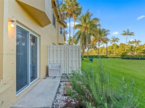 945 NE 34th Ave 103, Homestead FL 33033