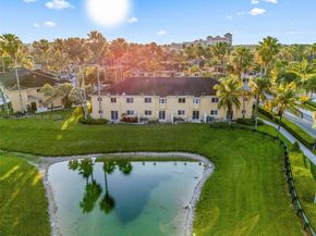 945 NE 34th Ave 103, Homestead FL 33033