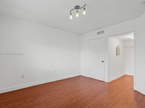 945 NE 34th Ave 103, Homestead FL 33033