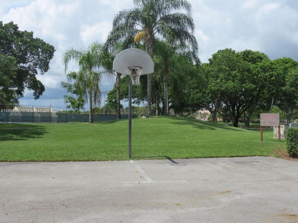 2312 S Cypress Bend Dr 410, Pompano Beach FL 33069
