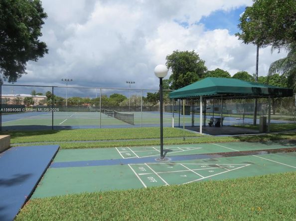 2312 S Cypress Bend Dr 410, Pompano Beach FL 33069