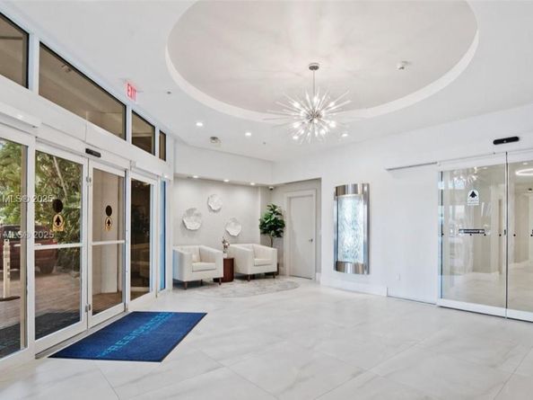 3001 S Ocean Dr 101, Hollywood FL 33019