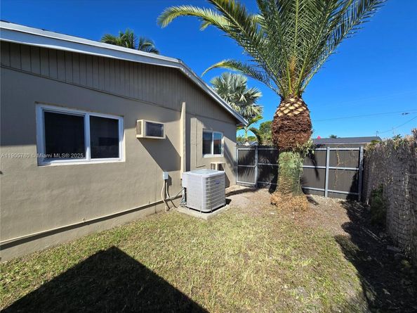 12270 SW 28th St, Miami FL 33175