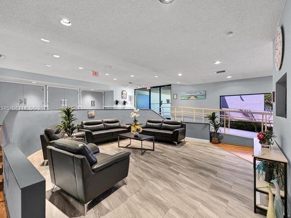 9401 Lime Bay Blvd 302, Tamarac FL 33321