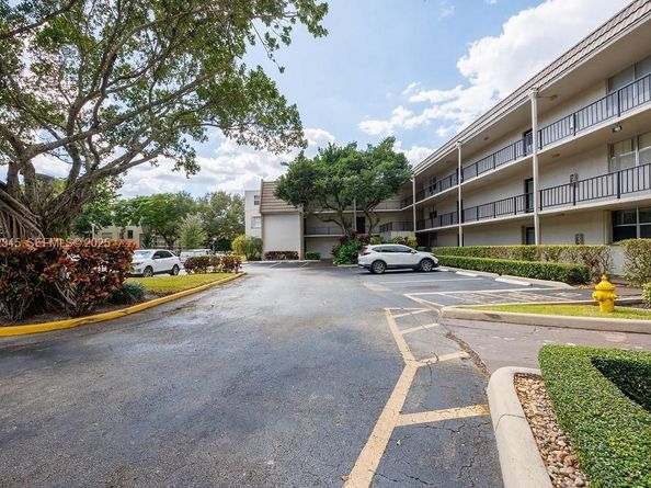 9401 Lime Bay Blvd 302, Tamarac FL 33321