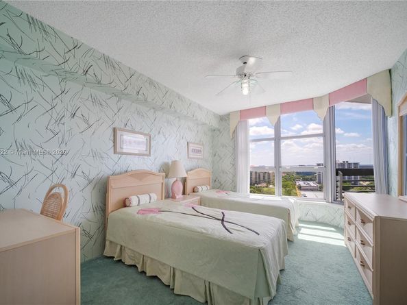 3530 Mystic Pointe Dr 2102, Aventura FL 33180