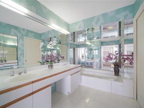 3530 Mystic Pointe Dr 2102, Aventura FL 33180