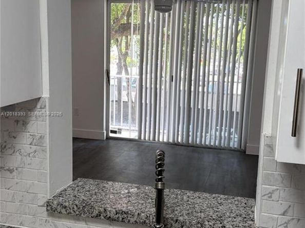 1740 NW N River Dr 325, Miami FL 33125