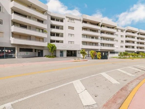 7300 Wayne Ave 418, Miami Beach FL 33141