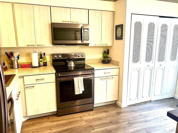 4570 NW 18th Ave 107, Deerfield Beach FL 33064