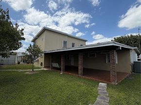 10910 SW 40th St, Miami FL 33165