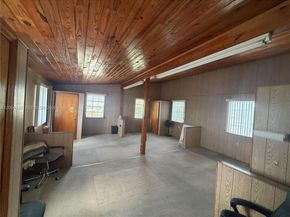 10910 SW 40th St, Miami FL 33165