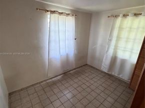 10910 SW 40th St, Miami FL 33165