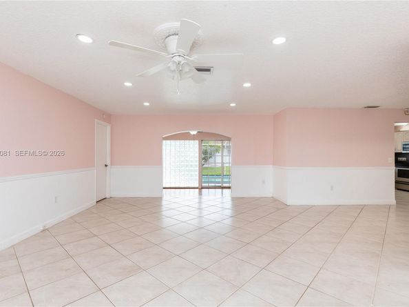 8970 Johnson St, Pembroke Pines FL 33024