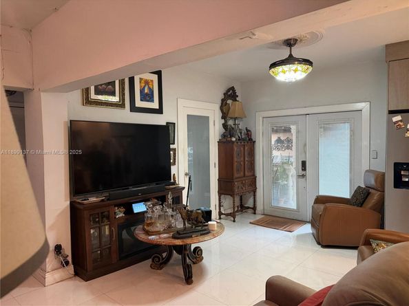 901 SW 19th Ave, Miami FL 33135