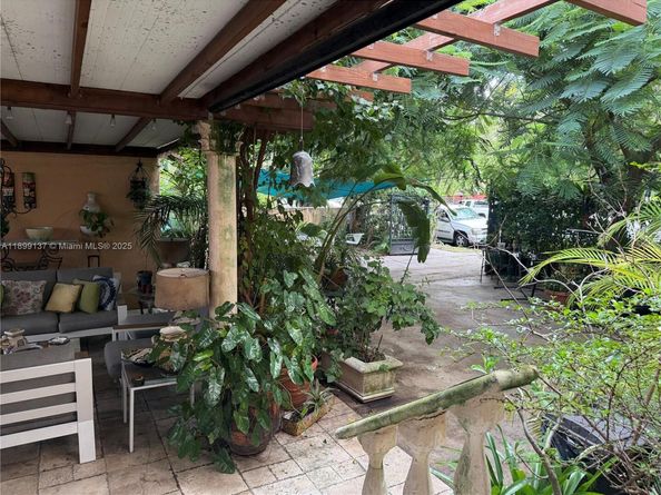 901 SW 19th Ave, Miami FL 33135