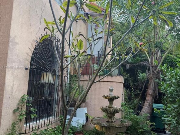 901 SW 19th Ave, Miami FL 33135